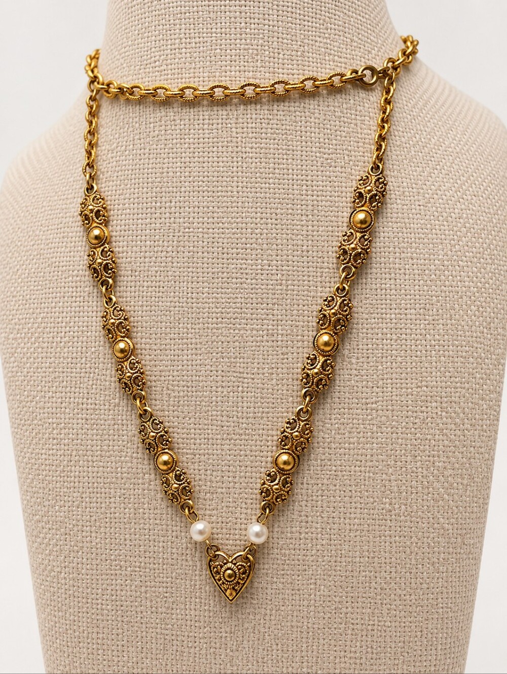 Vintage West Germany Gold-Tone Filigree Necklace with Black Cabochon Pendant - Picture 3 of 7